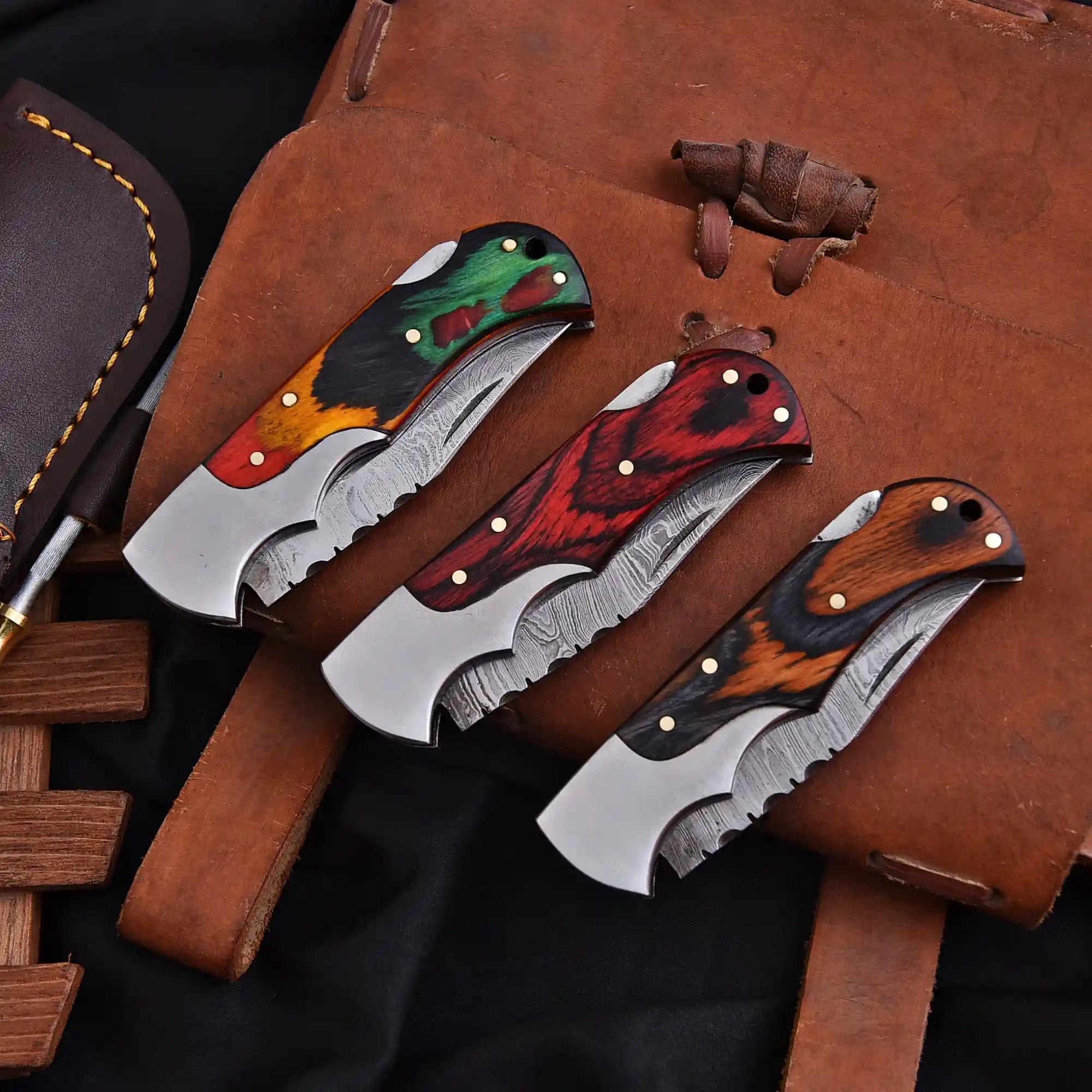 Back lock Damascus pocket knife for everyday carry