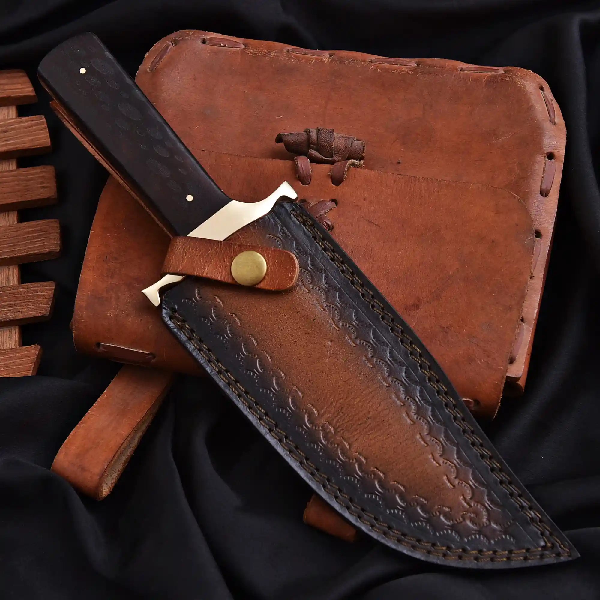 11 inch Damascus hunting knife with leather sheath