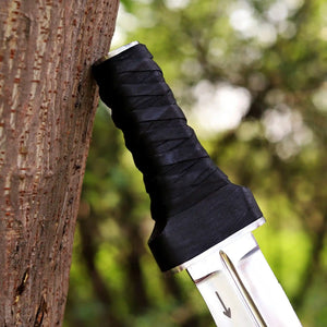 Collector knife with handcrafted leather handle